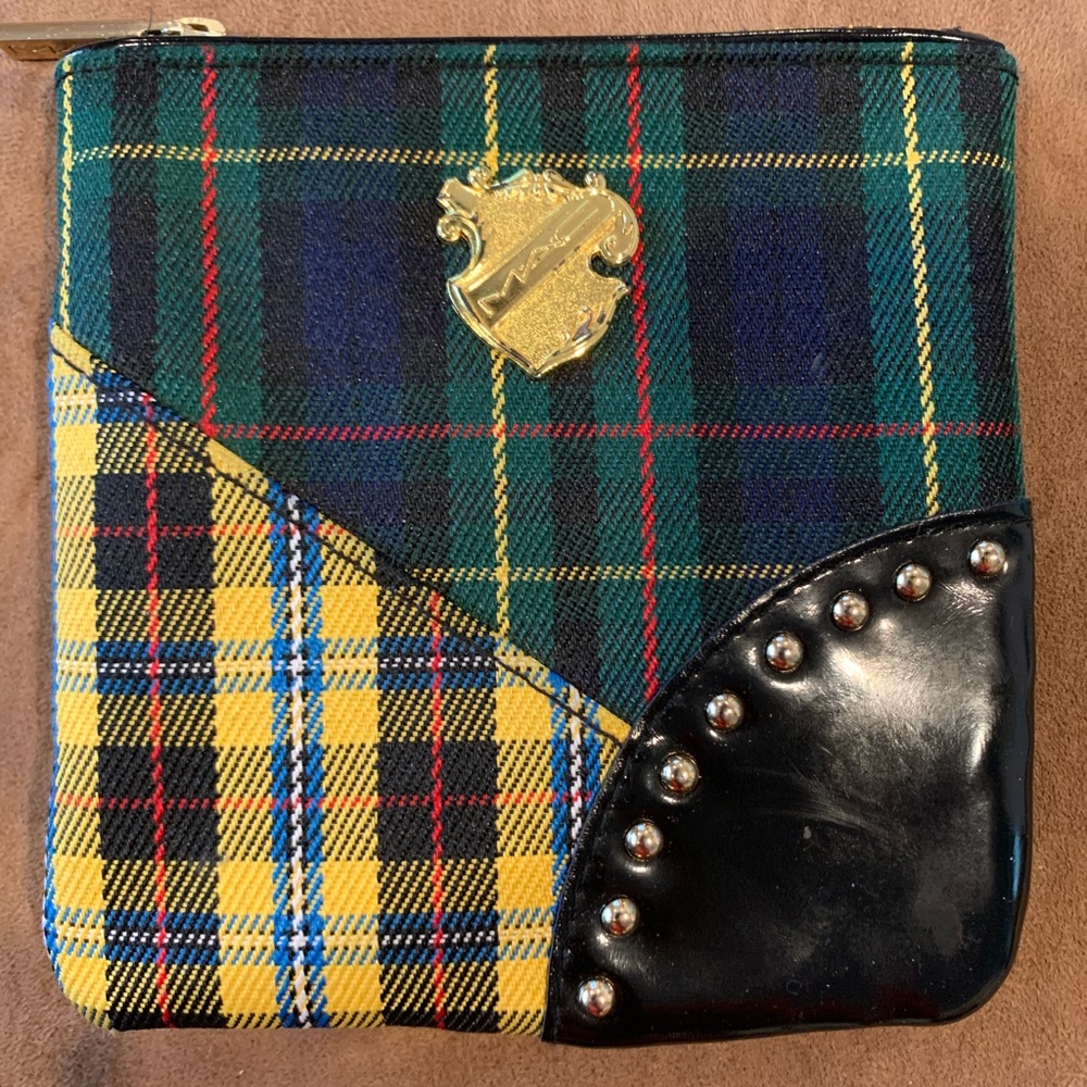 MAC zipper pouch